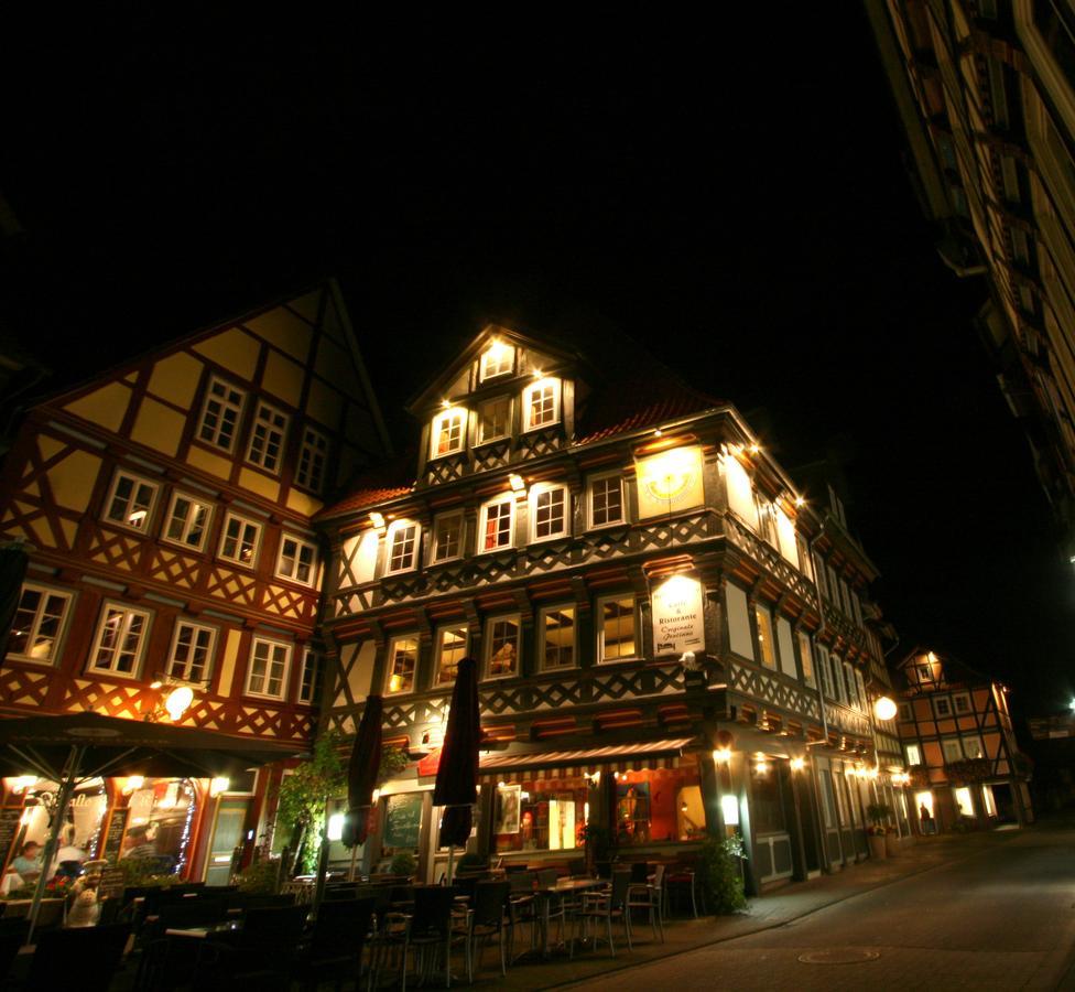 Fachwerk-Hotel Eisenbart Munden  Exterior photo